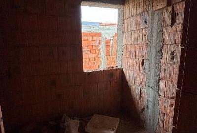 De Vanzare: Casa Tip Duplex cu Etaj ?i Pod4 Camere, 3 Bai - 1