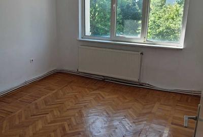 Apartament cu 3 camere decomandat în Gară - 1
