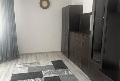 Inchiriez apartament