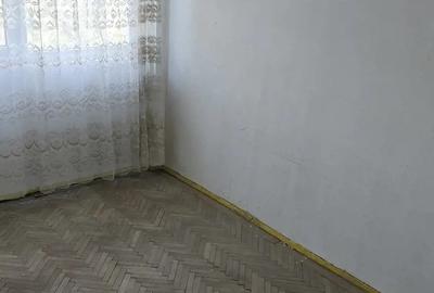 Apartament cu 3 camere semidecomandat în Titan - 2