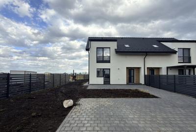 Casă cu 4 camere cu Teren 440 Mp în Șura Mică - 2