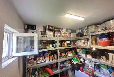 Casă cu 4 camere cu Teren 12186 Mp în Central - 2