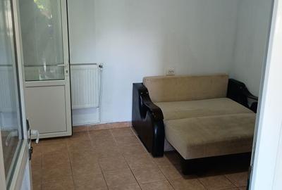 Garsonieră decomandată în Central