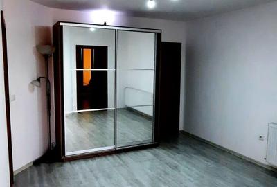 Apartament cu 3 camere decomandat în Central - 1