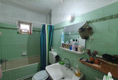 Oportunitate ultracentral  apartament 4 camere garaj boxa si curte Constanta - 9