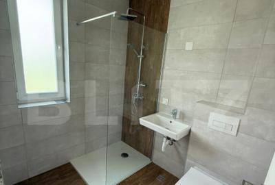 Casă cu 4 camere cu Teren 245 Mp în Stupini