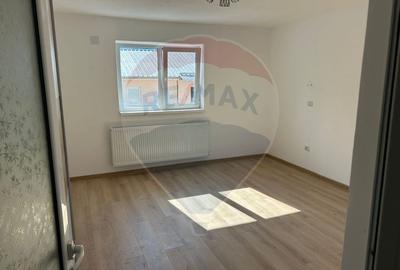 Casa renovata cu 4 camere in Urechesti - 7