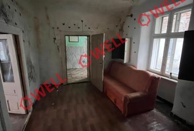 Casă de vânzare cu etaj în Târgu Secuiesc, în Curtea nr. 41! - 4