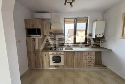 Apartament decomandat cu 3 camere 69 mpu 2 parcari Brana Selimbar - 2