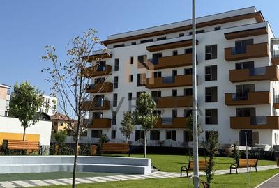 Apartament cu 3 camere decomandat în Între Lacuri