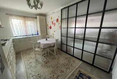 Casă cu 4 camere cu Teren 50 Mp în Central - 4