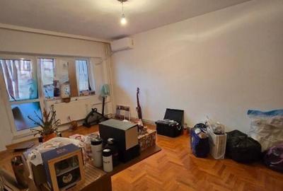 Ap. 3 camere Tineretului sup 80 mp