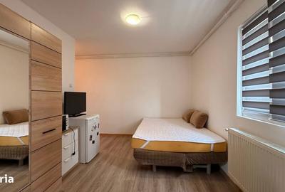 Garsonieră în Titan - 2