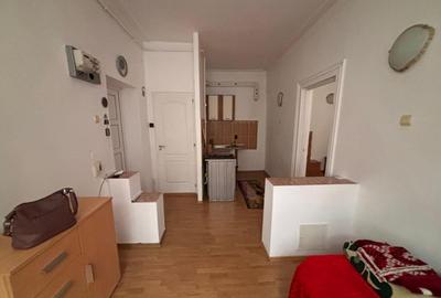 2 camere Piata Brasaai-Centrul Istoric - 10