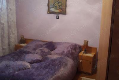 Vand ap.3 cam conf.1 decomandat.bloc de 4 etaje la etajul 4 - 3