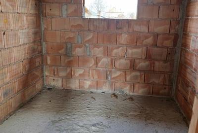 Casa la rosu, Tupilati - 1