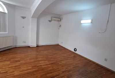 Casă individuală cu 5 camere cu Teren 300 Mp în Mihai Bravu - 4