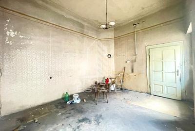 Apartament cu 3 camere semidecomandat în Ultracentral