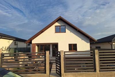 CASA CUMPANA| 105 MP | 390 MP TEREN | TOATE UTILITATILE| - 6