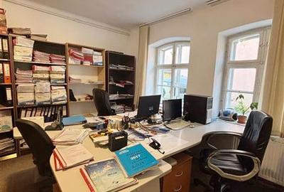 Casă individuală cu 2 camere cu Canalizare în Centrul Istoric - 3