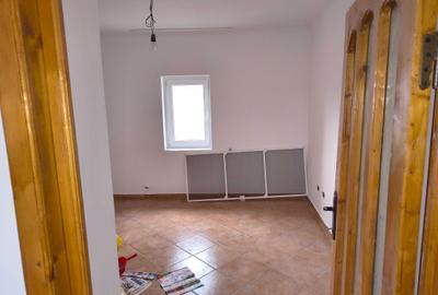 Casă cu 4 camere în Răstoaca - 3