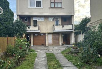 Casă individuală cu 10 camere cu Teren 800 Mp în Central - 1