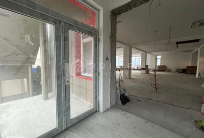 Spațiu comercial, de 360 mp, în Central - 7