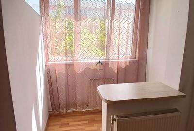 Garsonieră decomandată, mobilată în Între Lacuri - 3