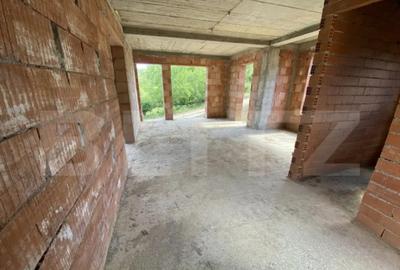 Casă cu 3 camere cu Teren 500 Mp în Central - 2