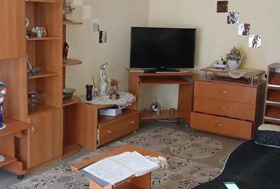 Vanzare apartament 2 camere decomandat in Titan, bloc 1978