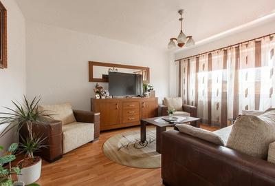 Apartament cu 4 camere decomandat în Vitrometan