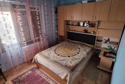 Apartament cu 4 camere decomandat în Nufărul - 5