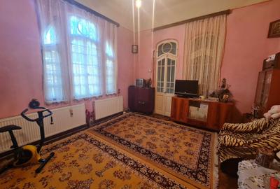 Casă cu 2 camere în Central - 2