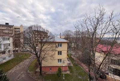 Apartament cu 3 camere decomandat în Copou - 1