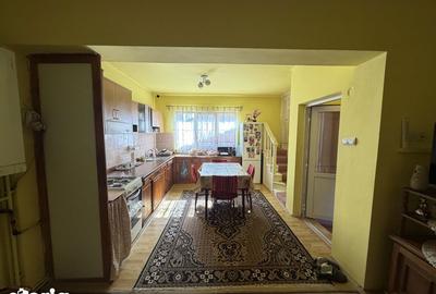 Casă cu 6 camere cu Teren 1007 Mp în Cuzdrioara - 3