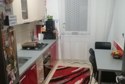 Apartament cu 2 camere decomandat în Tractorul - 5