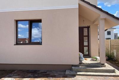 Casă cu 4 camere în Ghiroda