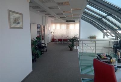 Birou, de 1,932 mp, în Romană - 2