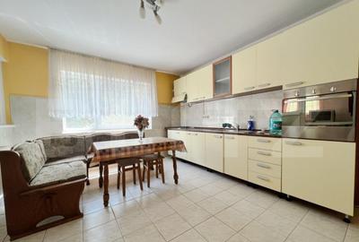 Casă cu 8 camere cu Teren 1800 Mp în Central - 2
