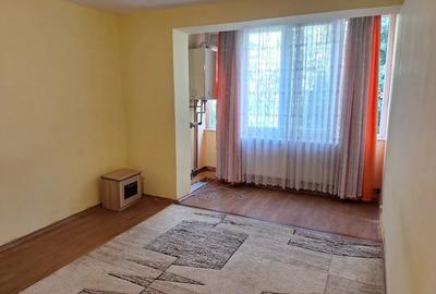 Inchiriez apartament 2 camere - 3