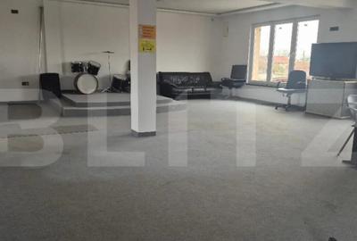 Apartament cu 4 camere decomandat în Careiului