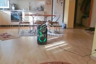 Apartament cu 4 camere decomandat în Titan