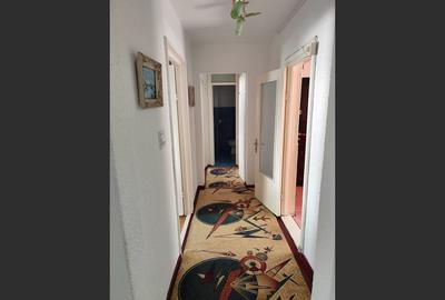 Vand apartament cu 4 cam decomandate ,et 2,zona George Enescu - 9