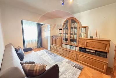 Apartament cu 3 camere decomandat, mobilat în Zorilor