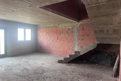 Casă cu 5 camere cu Teren 550 Mp în Aeroport - 3