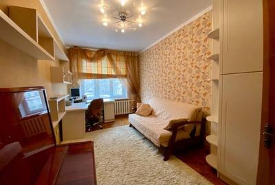Apartament cu 3 camere decomandat în Plopilor - 3