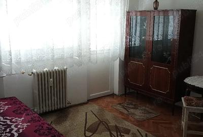 Apartament cu 3 camere semidecomandat în Central - 2