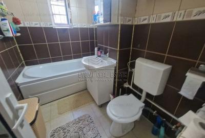 Apartament 3 camere de vanzare decomandat Inel 2 - 19