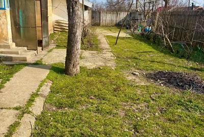 Casă cu 3 camere cu Teren 1000 Mp în Vădăstrița