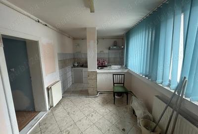 Casă cu 6 camere cu Teren 843 Mp în Livada - 4